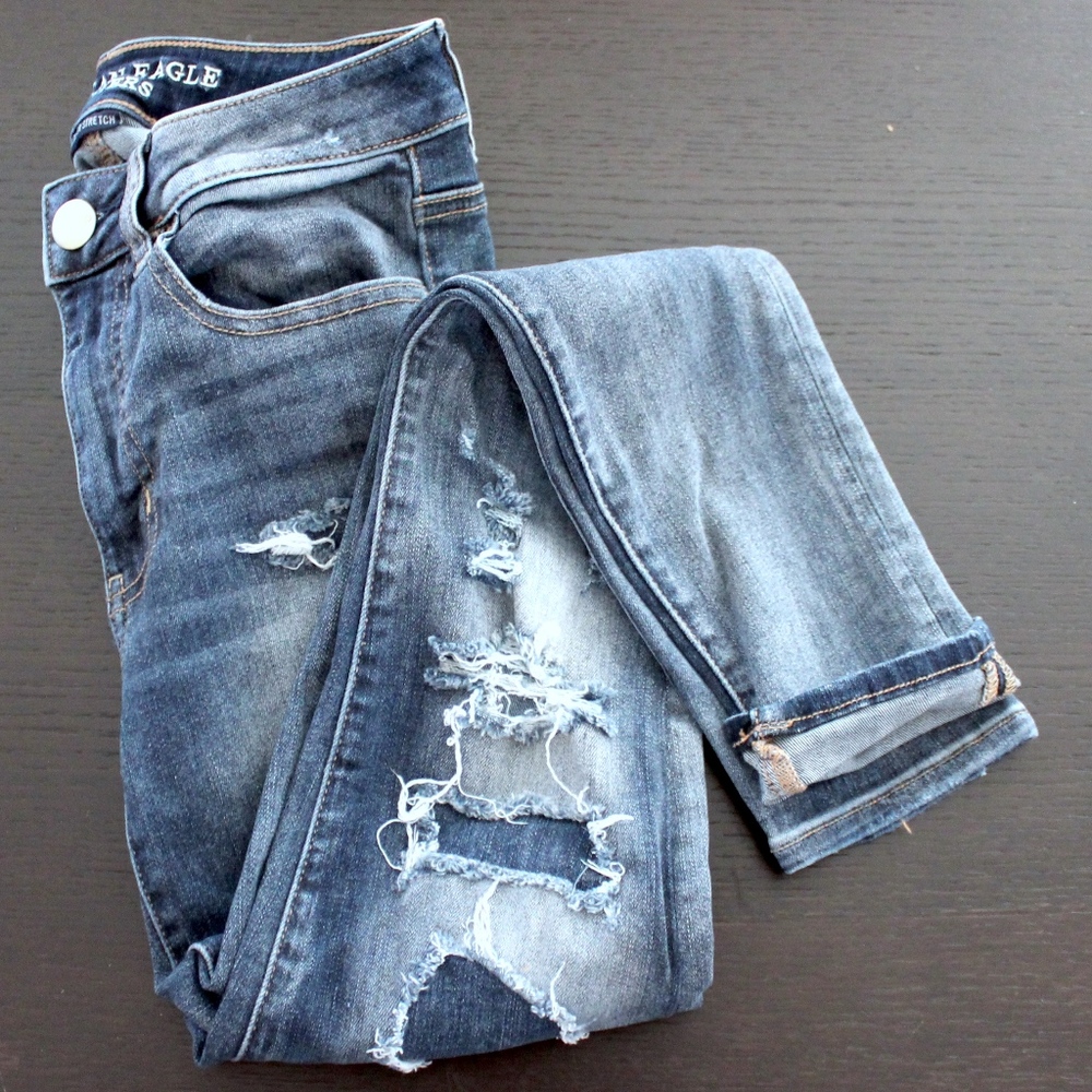 AEO Patched Distressed Hi-Rise Jegging.